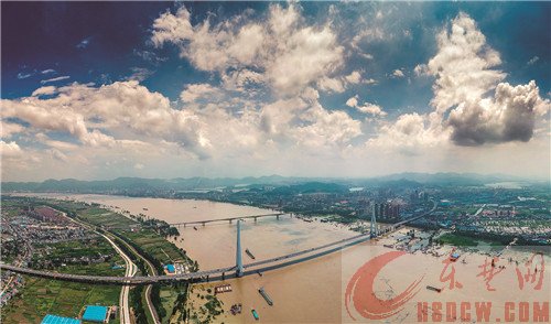 颜值爆表 蓝天白云惹人醉